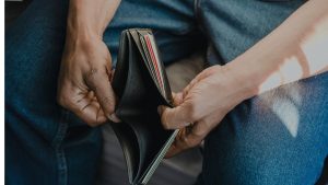 Renegociación de deudas se dispara 128% a octubre y quiebras de personas se duplican