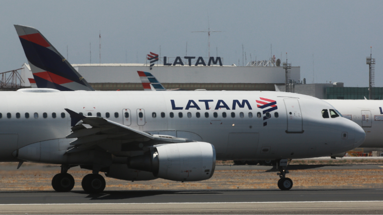 20 mil pasajeros afectados y 173 vuelos suspendidos: el impacto que ha tenido la huelga de pilotos de Latam
