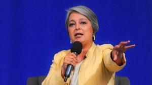 Jeannette Jara endurece su discurso contra Kast: 