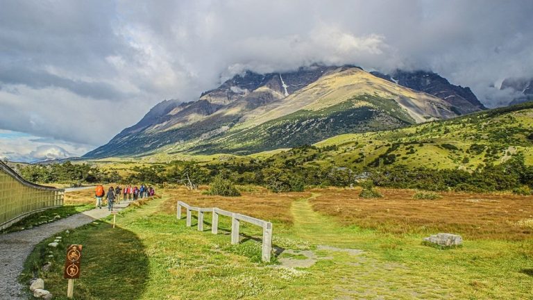 Mexicanos, alemanes y una británica: las identidades de los extranjeros que murieron en Torres del Paine