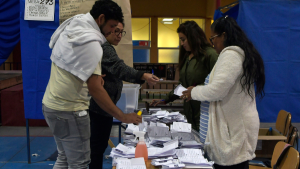 Servel publica lista definitiva de vocales de mesa: revisa con tu RUT si fuiste designado y cuál es la multa por no presentarse