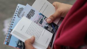 Cómo participar en la gran celebración de los 25 años de Santiago en 100 palabras