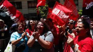 ¿Por qué el movimiento Ukamau están cortando el tránsito en la Alameda?