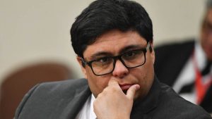 VIDEO - Agreden a diputado Meza por dichos sobre las 40 horas: presidente de la Cámara calificó el hecho como “gravísimo”