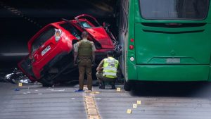 Tragedia en Lo Espejo: madre y sus dos hijos mueren tras choque con una micro