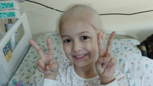 Madre camina de Chillán a La Moneda: necesita reunir $1.000 millones para tratar el cáncer de su hija