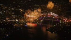 VIDEOS - El especial Año Nuevo en Australia: minuto de silencio y fuegos artificiales apto para familias