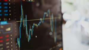 Acciones baten nuevo récord tras triunfo de Kast pero se espera una jornada con moderación