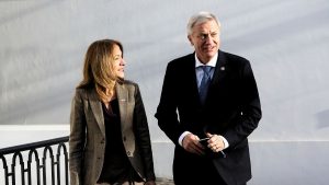 Kast llega a Argentina con el respaldo de la Sofofa, la CPC y los grupos Matte y Luksic