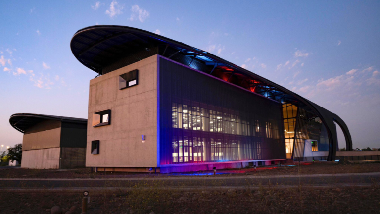 Ministerio de Defensa destaca rol estratégico del Centro Espacial Nacional: 