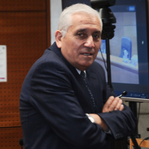 Ex director de PDI Héctor Espinosa es condenado a 17 años de cárcel por delitos económicos