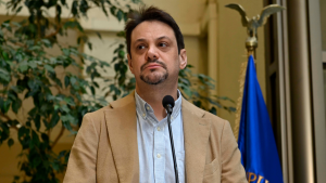 Permitiría al presidente disolver el Congreso: los detalles del polémico proyecto de Gaspar Rivas y las críticas que ha desatado