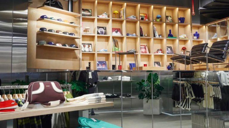 DROPS aterriza en el MUT con una propuesta exclusiva de zapatillas y moda urbana