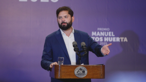 Presidente Boric defiende reformas laborales y acusa: 