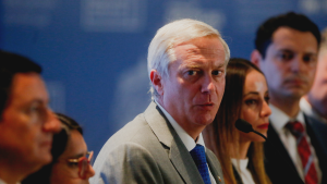 Jefe de campaña se distancia de Kast y asegura que no implementarán cambios a Ley 40 Horas