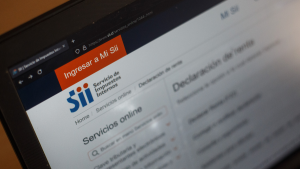 ¿Trabajas con boletas de honorarios? SII aumentará el monto de retención en 2026