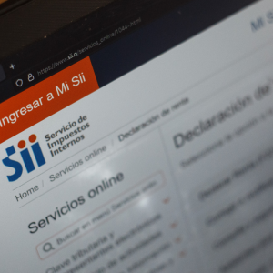 ¿Trabajas con boletas de honorarios? SII aumentará el monto de retención en 2026