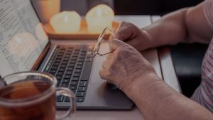 Ingresos digitales automatizados: la propuesta que está atrayendo a los jubilados en España