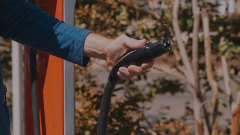 Baterías que impulsan las pick-ups eléctricas modernas