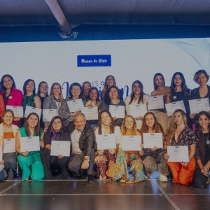 Banco de Chile entrega premio Mujeres que Inspiran 2025 a 30 emprendedoras, líderes sociales y deportistas