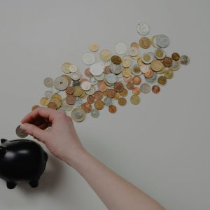 Educación financiera toma fuerza: cerca de 500 mil personas ya se han beneficiado de programas gratuitos