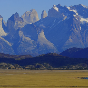 Posponen alza de las entradas al Torres del Paine: serán de las más caras en parques nacionales del mundo