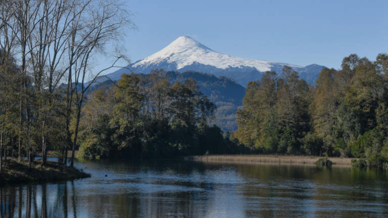 Sernageomin desmintió a la Contraloría y descartó débil monitoreo del volcán Villarrica