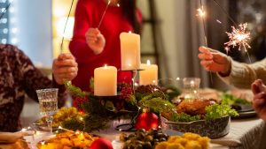 Hasta un 24% más barato: cómo ahorrar en tu cena de Navidad y Año Nuevo con el cotizador del Sernac