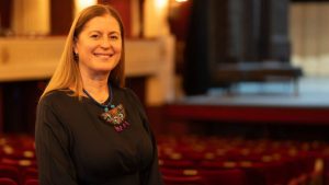 Carmen Gloria Larenas: “El Teatro Municipal necesita un plan de renovación importante”