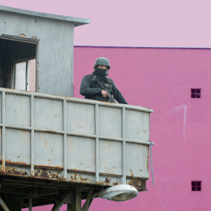 Nuevos antecedentes sobre red de corrupción en Gendarmería: funcionarios consumían drogas en pleno allanamiento