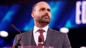 Cámara de Diputados destituye al hijo de Jair Bolsonaro: faltó a más del 80% de sesiones legislativas