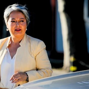 Jeannette en pie de guerrera