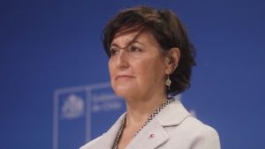 La defensa del Hospital del Salvador a la rápida operación a la madre de ministra de Salud, Ximena Aguilera