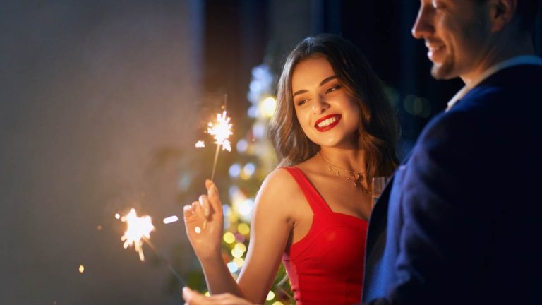 ¿Cena elegante o fiesta deslumbrante? Revisa los precios en los casinos de Santiago para Año Nuevo