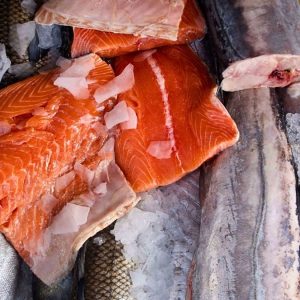 Presidenta del Consejo del Salmón y reportaje de The Guardian: 