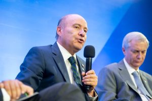 Hasta 20% más de cobre, créditos tributarios y corte drástico a los permisos de inversión: dupla Kast-Quiroz se estrena con el empresariado