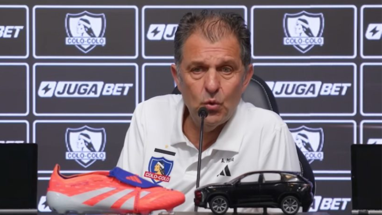 La millonaria oferta de Aníbal Mosa para aumentar su control en Colo Colo: busca un 30% adicional en Blanco y Negro