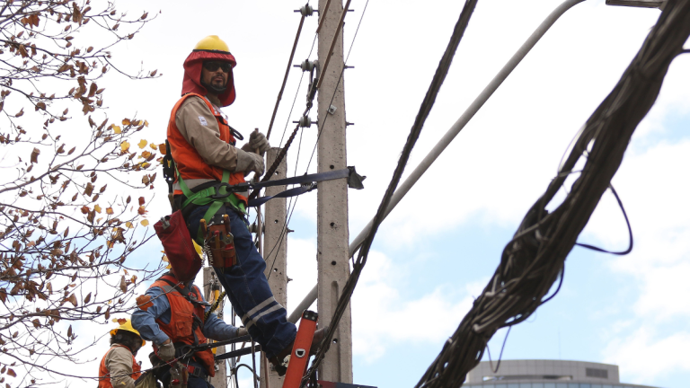 MAPA - Las siete comunas de Santiago que se verán afectadas por cortes de luz este lunes 5 de enero