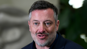 Alcalde Sichel formaliza recurso de protección por cierre de calles durante presentaciones de Bad Bunny