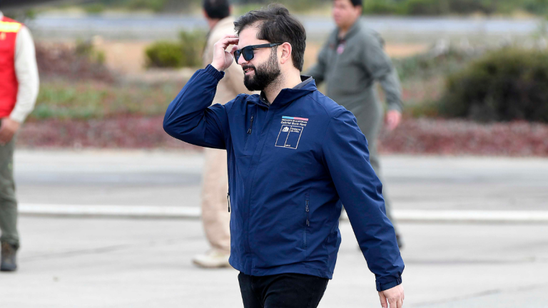 Boric confirma ayuda a Argentina para combatir incendios en la Patagonia: “Tenemos que trabajar juntos”