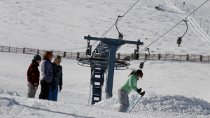 FNE apunta a posible monopolio en centros de esquí tras compras de Farellones y El Colorado