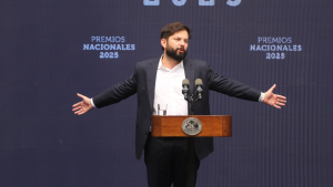 Dependencia de subsidios, baja de ingresos autónomos en sector más vulnerable y desigualdad intacta: el “lado B” de la Casen que el gobierno omitió