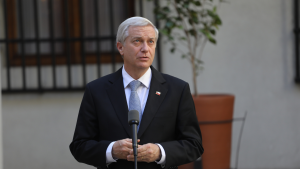 Acuerdo entre La Moneda y diputados para aplazar votación de la Reforma al Sistema Político implica dejar el proyecto para después del 11 de marzo