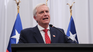 Kast evita polemizar con Boric sobre Venezuela y afirma que transición debe ser con Machado y González