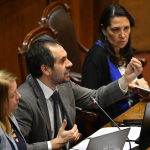 Reajustar sin pagar: la tradición fiscal de este gobierno