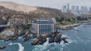 Centro Puntamar reemplazará al Hotel Punta Piqueros con oficinas, comercio y eventos en el borde costero de Concón