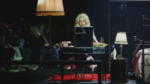 Mon Laferte se robó las miradas en desfile en la Semana de la Moda de París