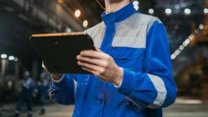 ¿Qué es un software de producción y cómo optimiza la gestión?