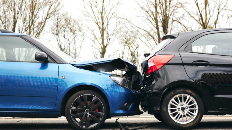 Cada hora un trabajador sufre un accidente de trayecto en automóvil en Chile