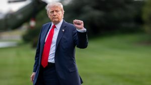 Qué hizo hoy Trump: afirmó que podría 